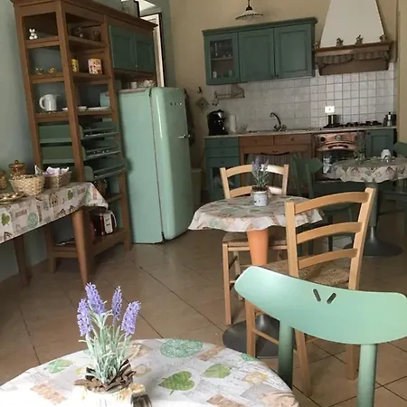 Achirina Acomodação com café da manhã  3*